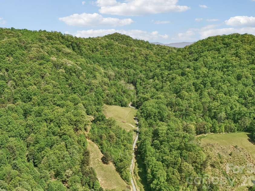 590 Willow Lane, Marshall, NC 28753.  MLS# CAR4317639, YatesRealty ID 21115. 