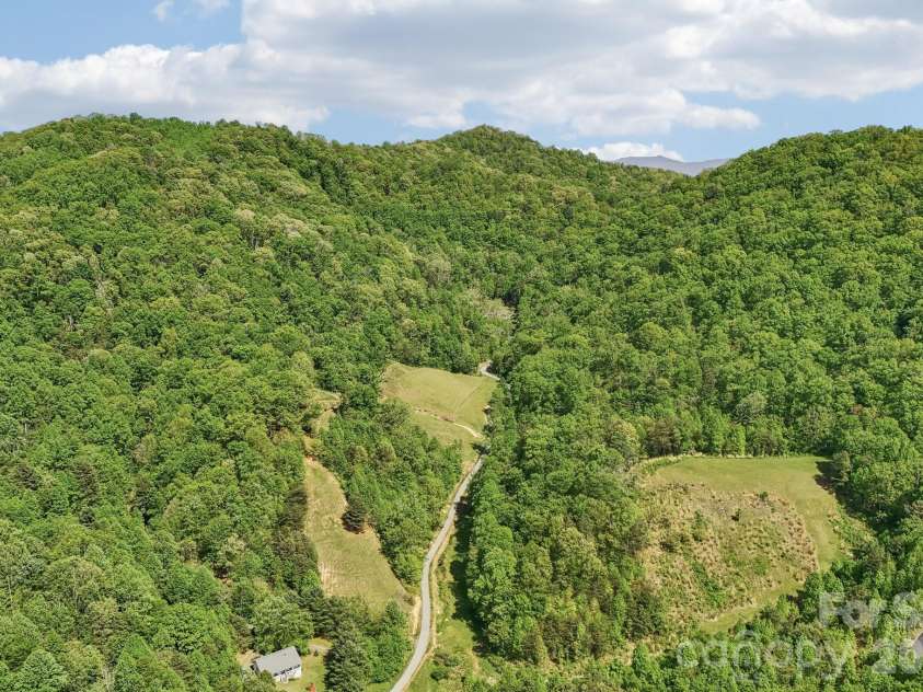 590 Willow Lane, Marshall, NC 28753.  MLS# CAR4317639, YatesRealty ID 21115. 