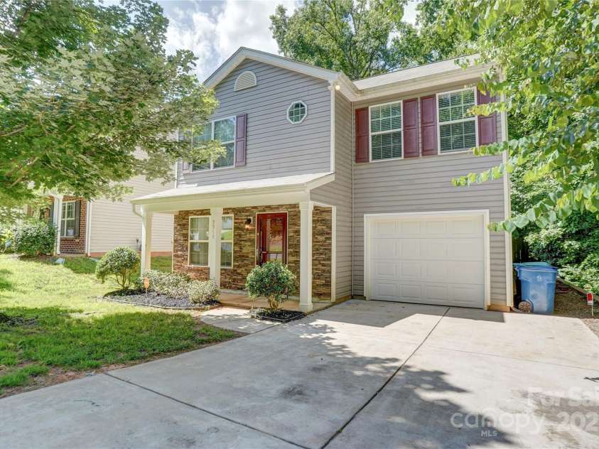 5319 Swearngan Road, Charlotte, NC 28216.  MLS# CAR4273111, YatesRealty ID 21117. 