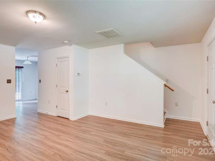 5319 Swearngan Road, Charlotte, NC 28216.  MLS# CAR4273111, YatesRealty ID 21117. 