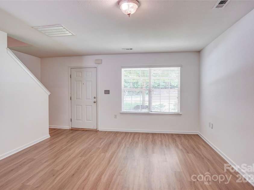 5319 Swearngan Road, Charlotte, NC 28216.  MLS# CAR4273111, YatesRealty ID 21117. 