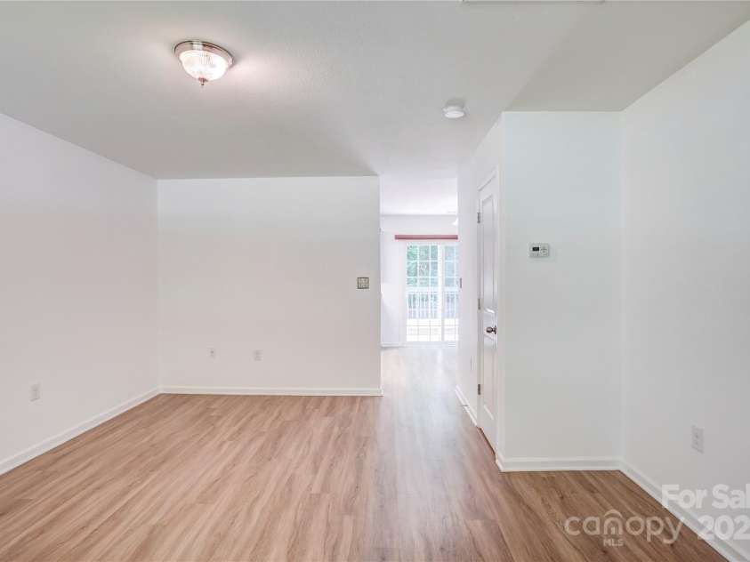 5319 Swearngan Road, Charlotte, NC 28216.  MLS# CAR4273111, YatesRealty ID 21117. 