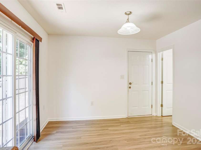 5319 Swearngan Road, Charlotte, NC 28216.  MLS# CAR4273111, YatesRealty ID 21117. 