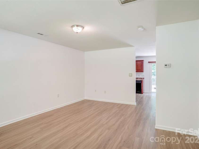 5319 Swearngan Road, Charlotte, NC 28216.  MLS# CAR4273111, YatesRealty ID 21117. 