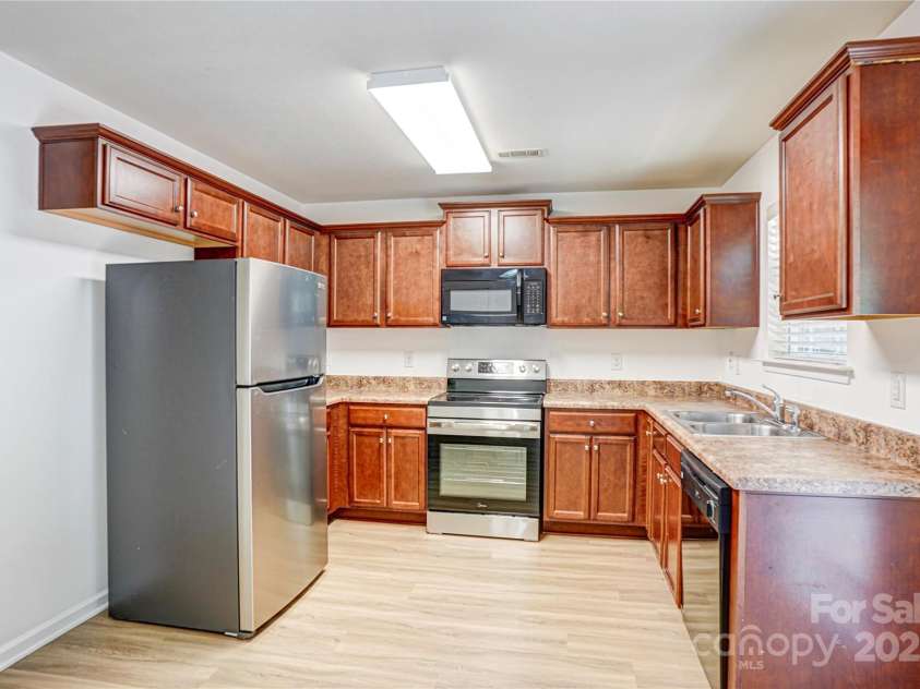 5319 Swearngan Road, Charlotte, NC 28216.  MLS# CAR4273111, YatesRealty ID 21117. 