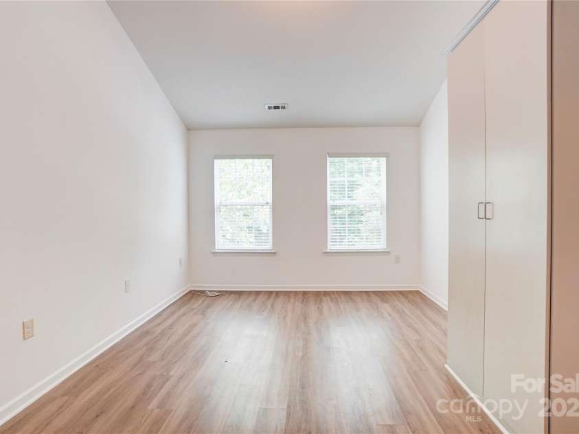 5319 Swearngan Road, Charlotte, NC 28216.  MLS# CAR4273111, YatesRealty ID 21117. 