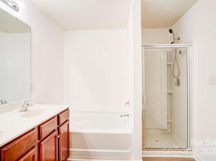 5319 Swearngan Road, Charlotte, NC 28216.  MLS# CAR4273111, YatesRealty ID 21117. 