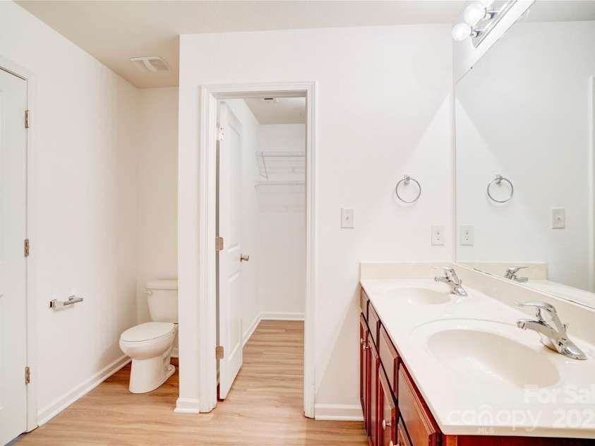 5319 Swearngan Road, Charlotte, NC 28216.  MLS# CAR4273111, YatesRealty ID 21117. 