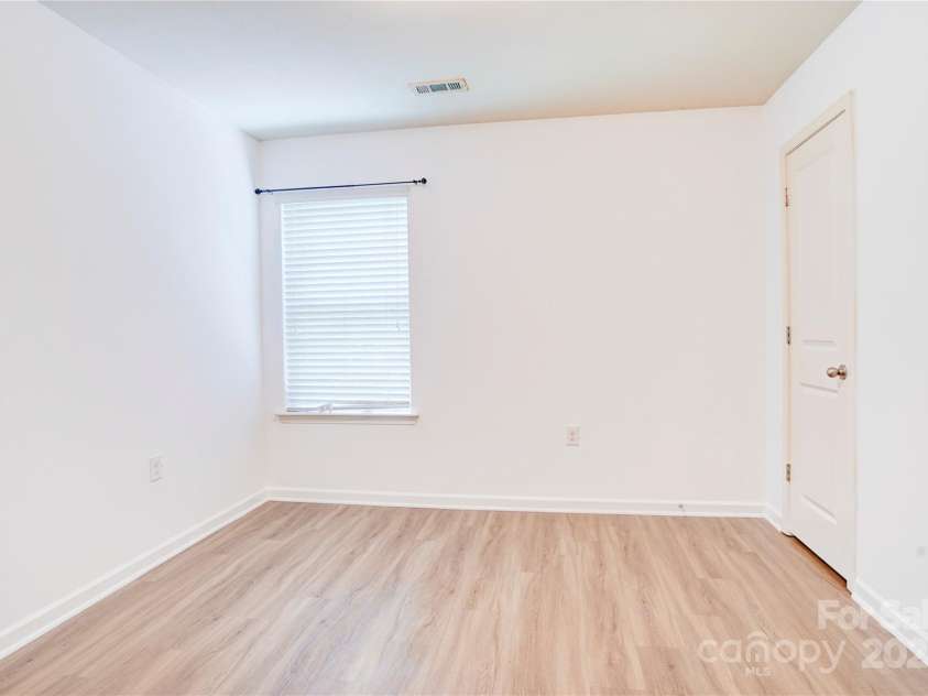 5319 Swearngan Road, Charlotte, NC 28216.  MLS# CAR4273111, YatesRealty ID 21117. 