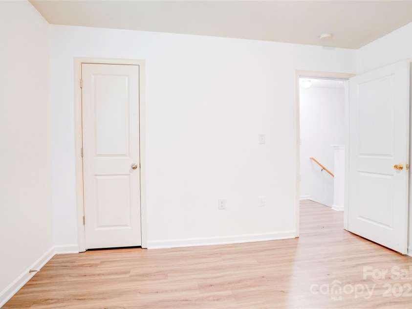 5319 Swearngan Road, Charlotte, NC 28216.  MLS# CAR4273111, YatesRealty ID 21117. 