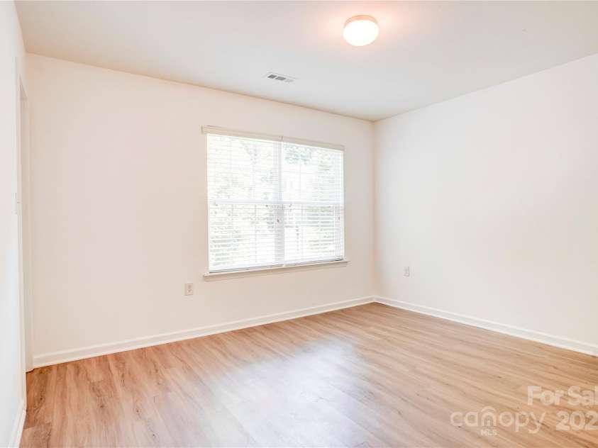 5319 Swearngan Road, Charlotte, NC 28216.  MLS# CAR4273111, YatesRealty ID 21117. 