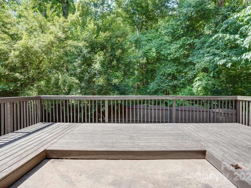 5319 Swearngan Road, Charlotte, NC 28216.  MLS# CAR4273111, YatesRealty ID 21117. 