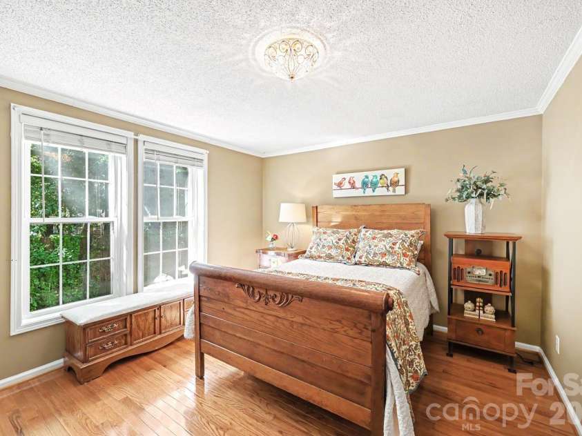 10112 Idlewild Road, Matthews, NC 28105.  MLS# CAR4374163, YatesRealty ID 21118. 