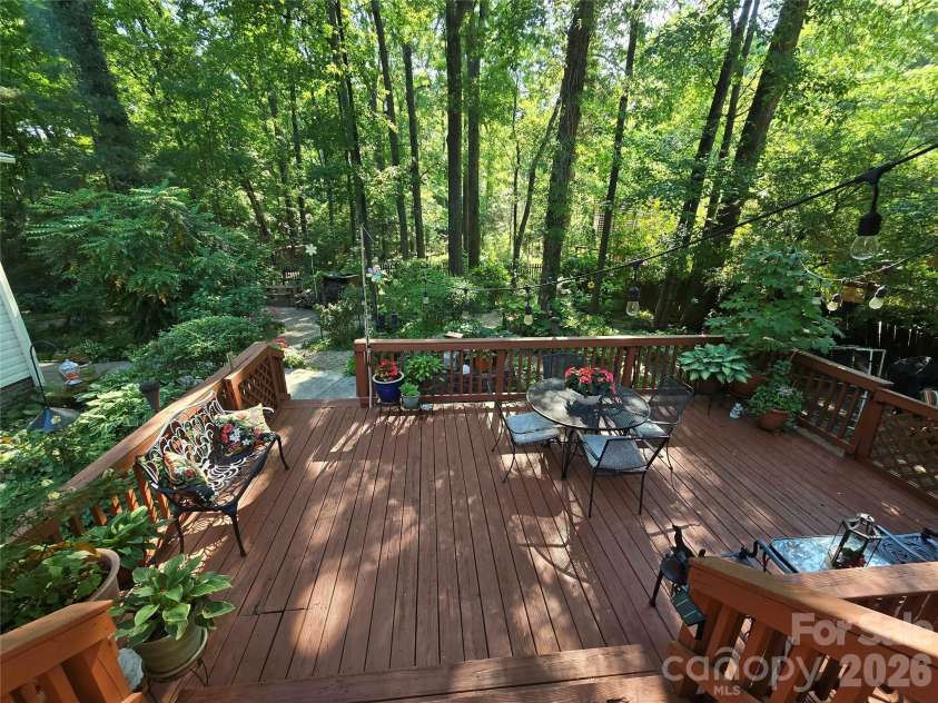 10112 Idlewild Road, Matthews, NC 28105.  MLS# CAR4374163, YatesRealty ID 21118. 