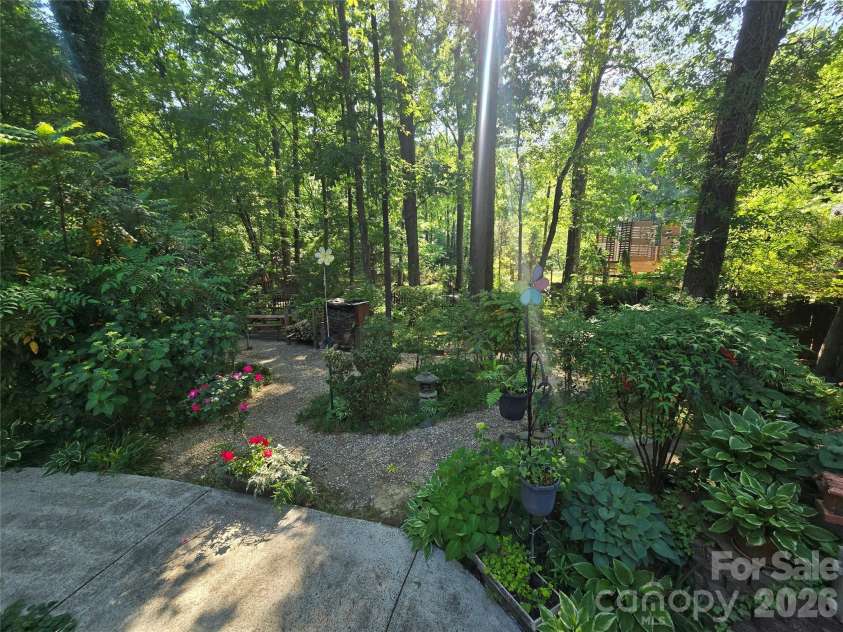 10112 Idlewild Road, Matthews, NC 28105.  MLS# CAR4374163, YatesRealty ID 21118. 