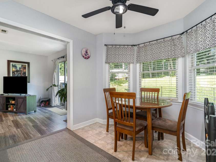 920 Manor Drive, Kings Mountain, NC 28086.  MLS# CAR4272603, YatesRealty ID 21118. 