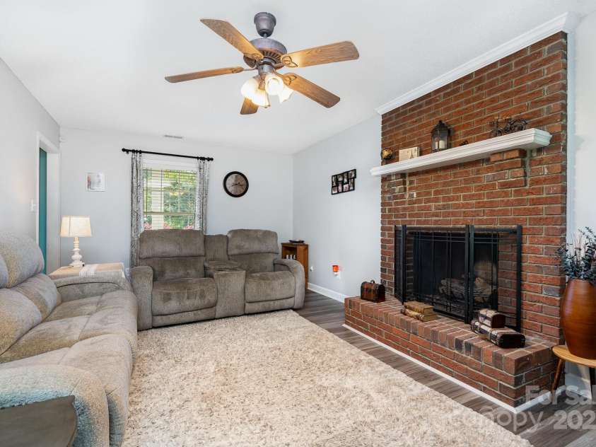 920 Manor Drive, Kings Mountain, NC 28086.  MLS# CAR4272603, YatesRealty ID 21118. 