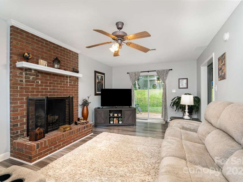 920 Manor Drive, Kings Mountain, NC 28086.  MLS# CAR4272603, YatesRealty ID 21118. 