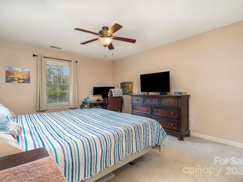 920 Manor Drive, Kings Mountain, NC 28086.  MLS# CAR4272603, YatesRealty ID 21118. 