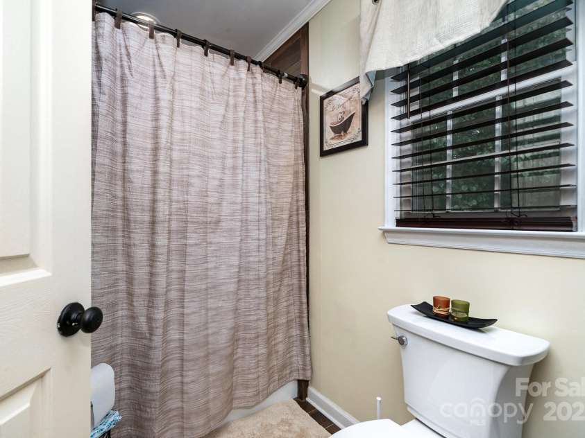 920 Manor Drive, Kings Mountain, NC 28086.  MLS# CAR4272603, YatesRealty ID 21118. 