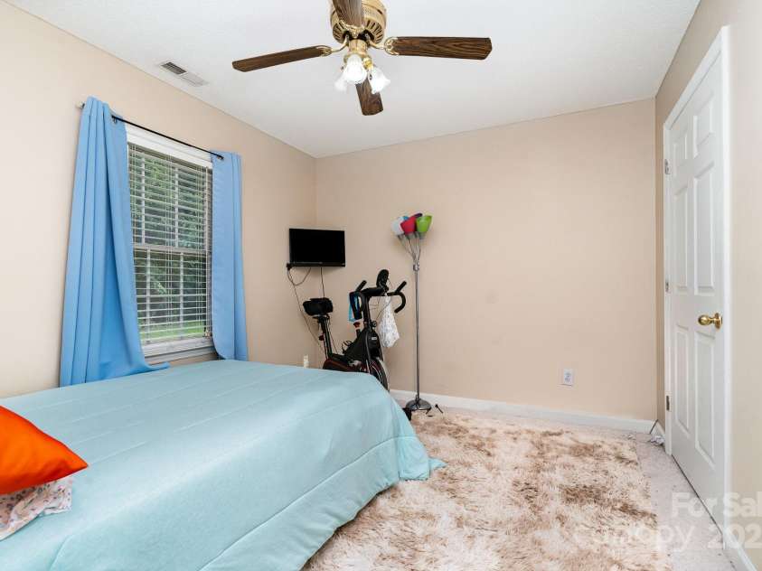 920 Manor Drive, Kings Mountain, NC 28086.  MLS# CAR4272603, YatesRealty ID 21118. 