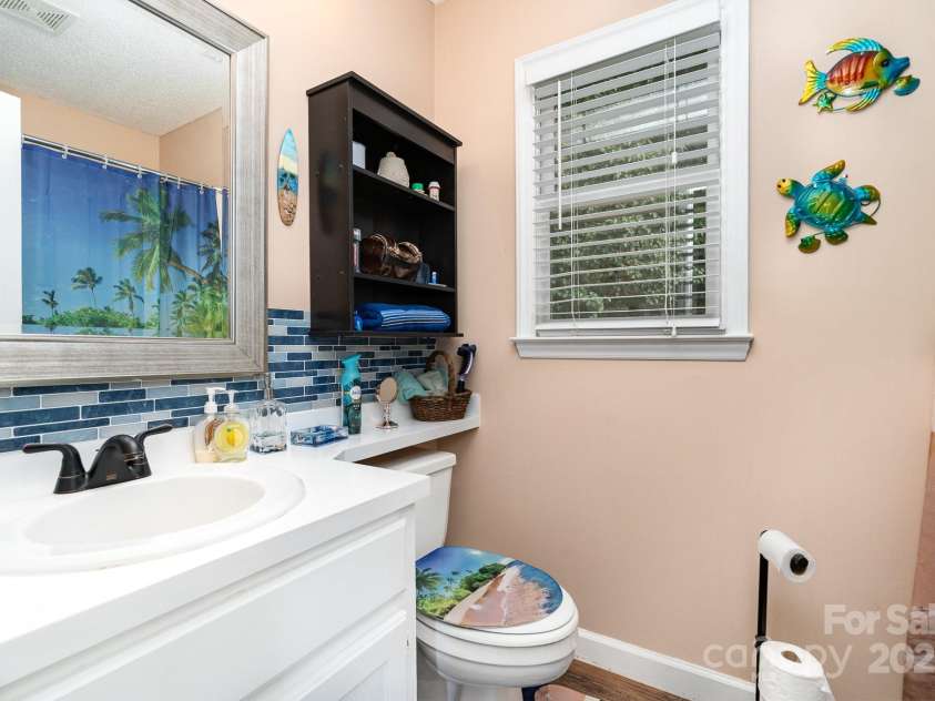 920 Manor Drive, Kings Mountain, NC 28086.  MLS# CAR4272603, YatesRealty ID 21118. 