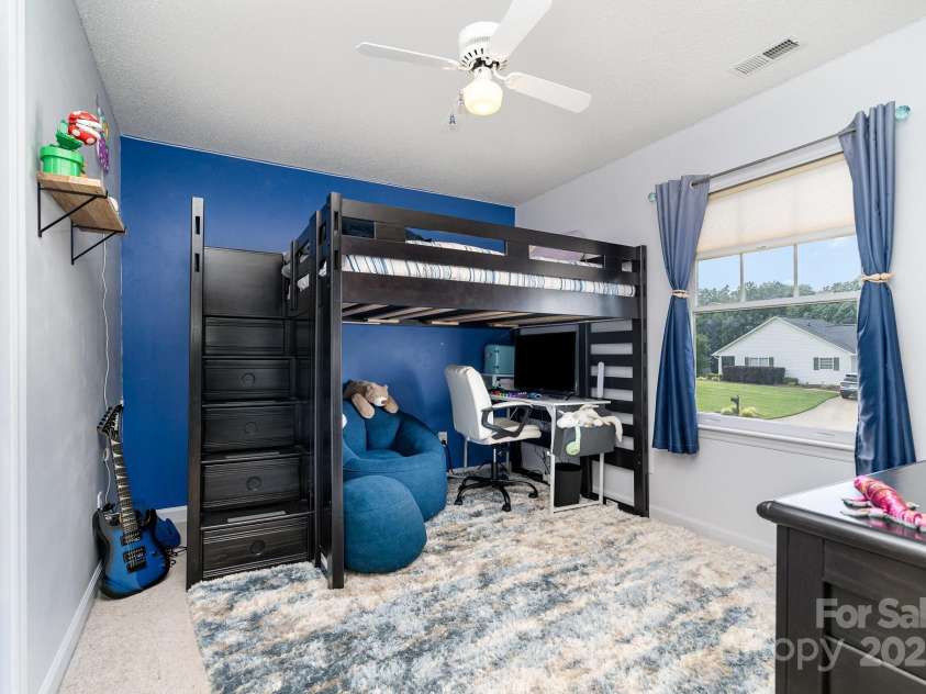 920 Manor Drive, Kings Mountain, NC 28086.  MLS# CAR4272603, YatesRealty ID 21118. 