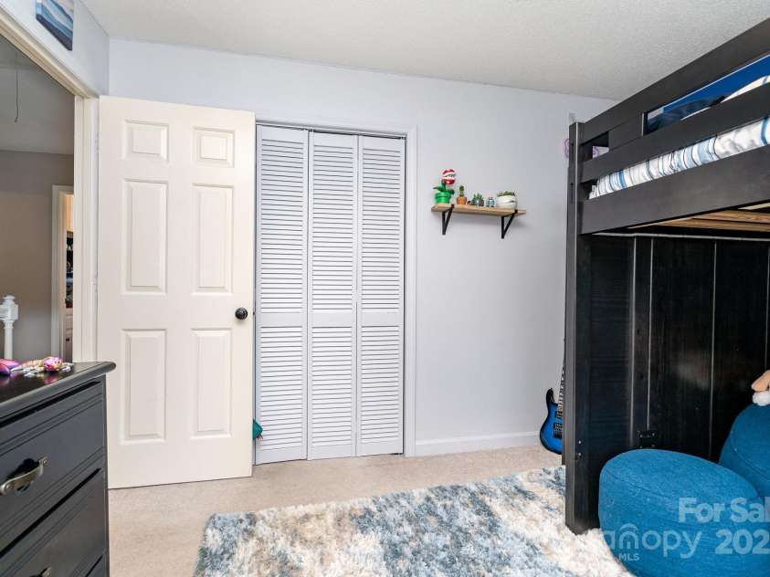 920 Manor Drive, Kings Mountain, NC 28086.  MLS# CAR4272603, YatesRealty ID 21118. 