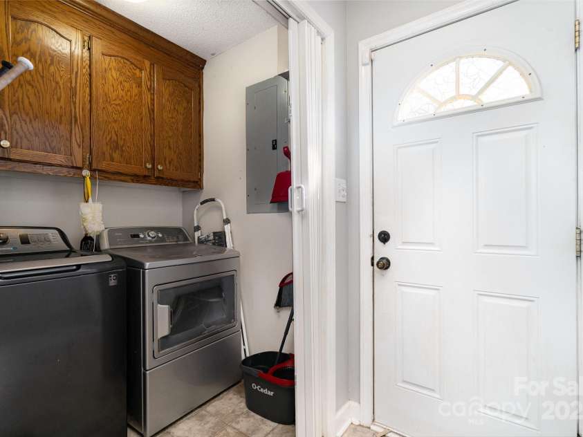 920 Manor Drive, Kings Mountain, NC 28086.  MLS# CAR4272603, YatesRealty ID 21118. 