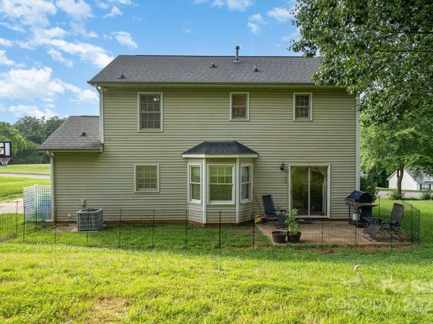 920 Manor Drive, Kings Mountain, NC 28086.  MLS# CAR4272603, YatesRealty ID 21118. 