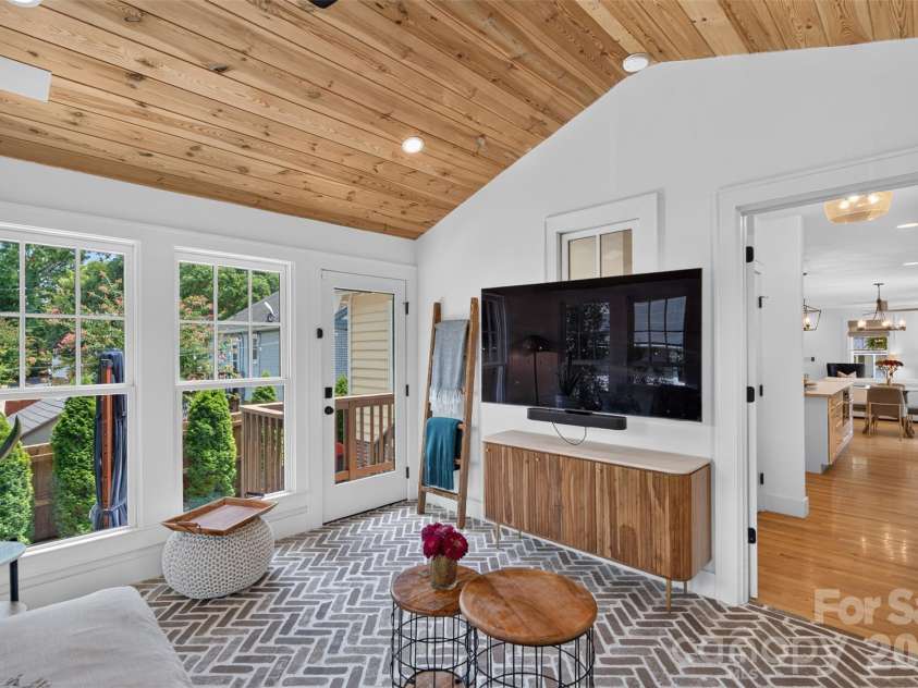 1716 Merriman Avenue, Charlotte, NC 28203.  MLS# CAR4406449, YatesRealty ID 21119. 