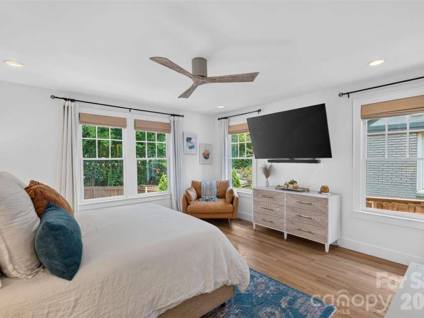 1716 Merriman Avenue, Charlotte, NC 28203.  MLS# CAR4406449, YatesRealty ID 21119. 