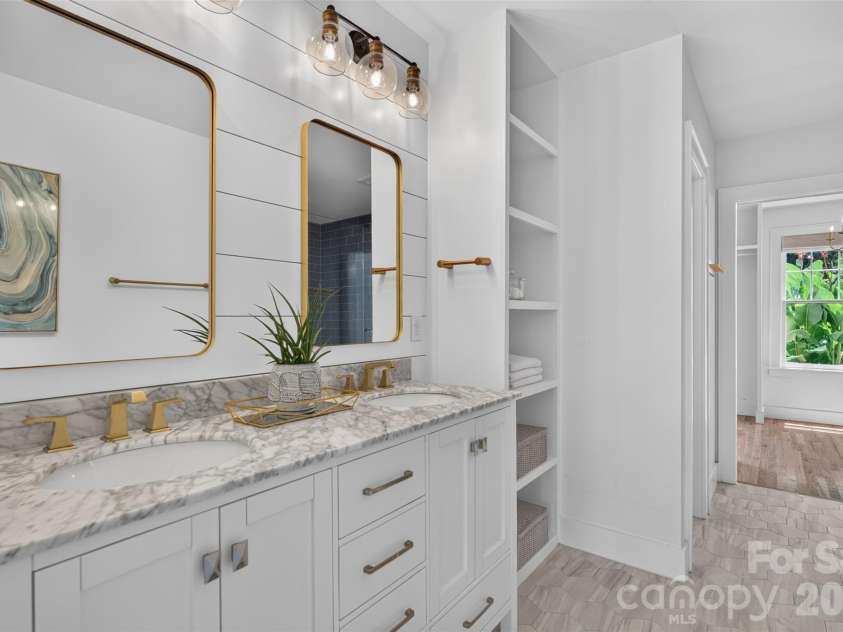 1716 Merriman Avenue, Charlotte, NC 28203.  MLS# CAR4406449, YatesRealty ID 21119. 