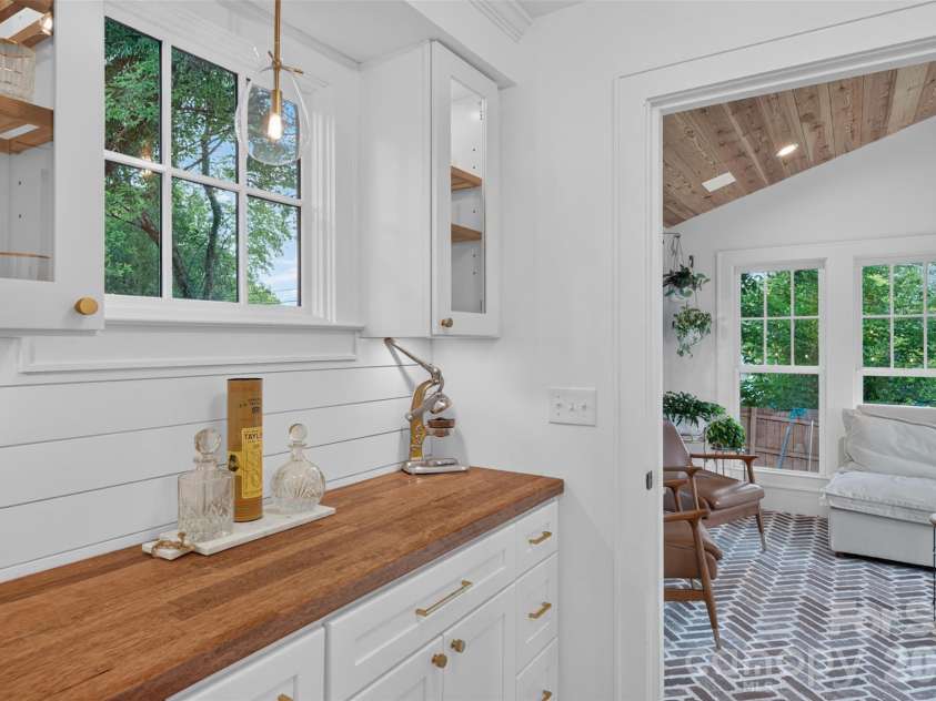 1716 Merriman Avenue, Charlotte, NC 28203.  MLS# CAR4406449, YatesRealty ID 21119. 