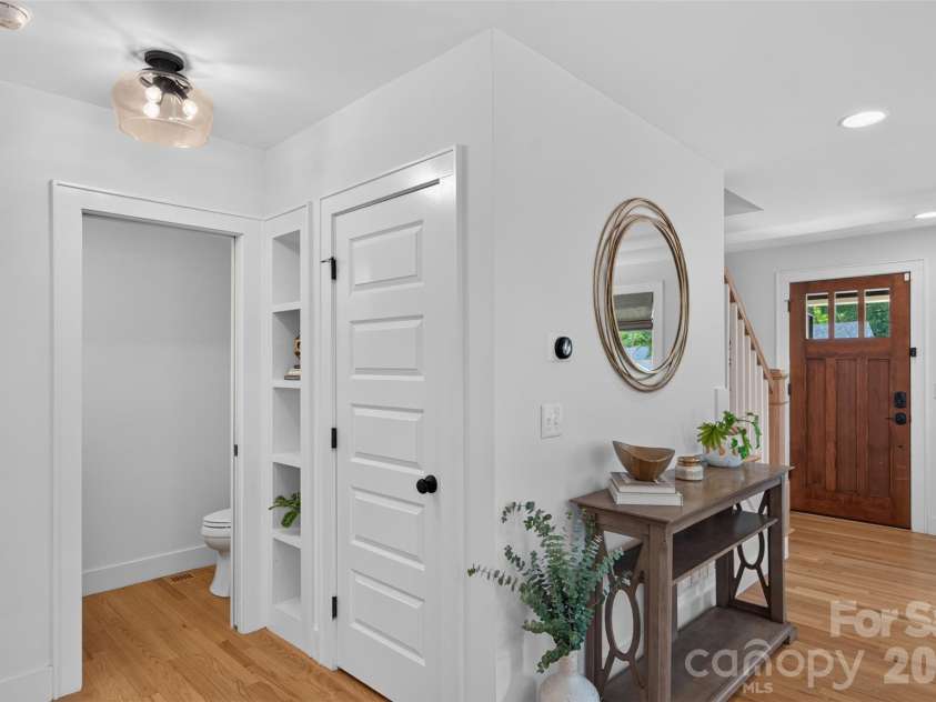 1716 Merriman Avenue, Charlotte, NC 28203.  MLS# CAR4406449, YatesRealty ID 21119. 