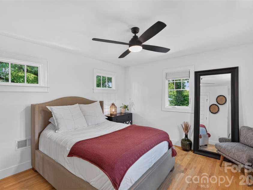 1716 Merriman Avenue, Charlotte, NC 28203.  MLS# CAR4406449, YatesRealty ID 21119. 