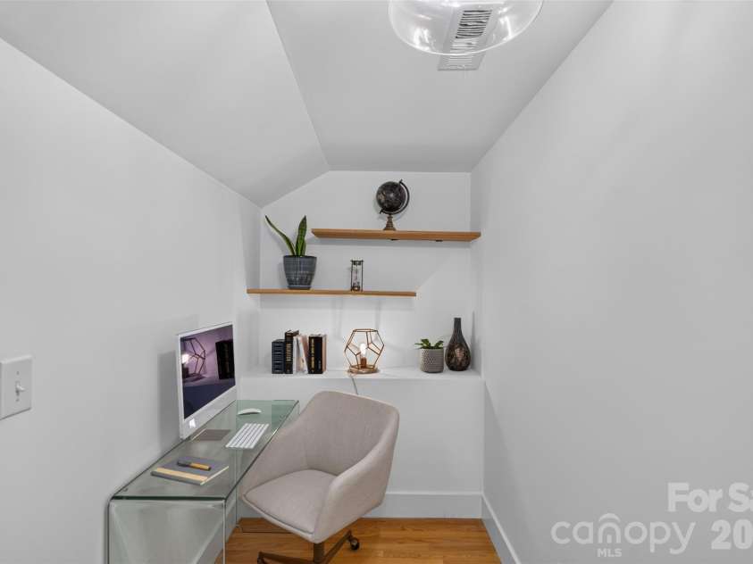 1716 Merriman Avenue, Charlotte, NC 28203.  MLS# CAR4406449, YatesRealty ID 21119. 