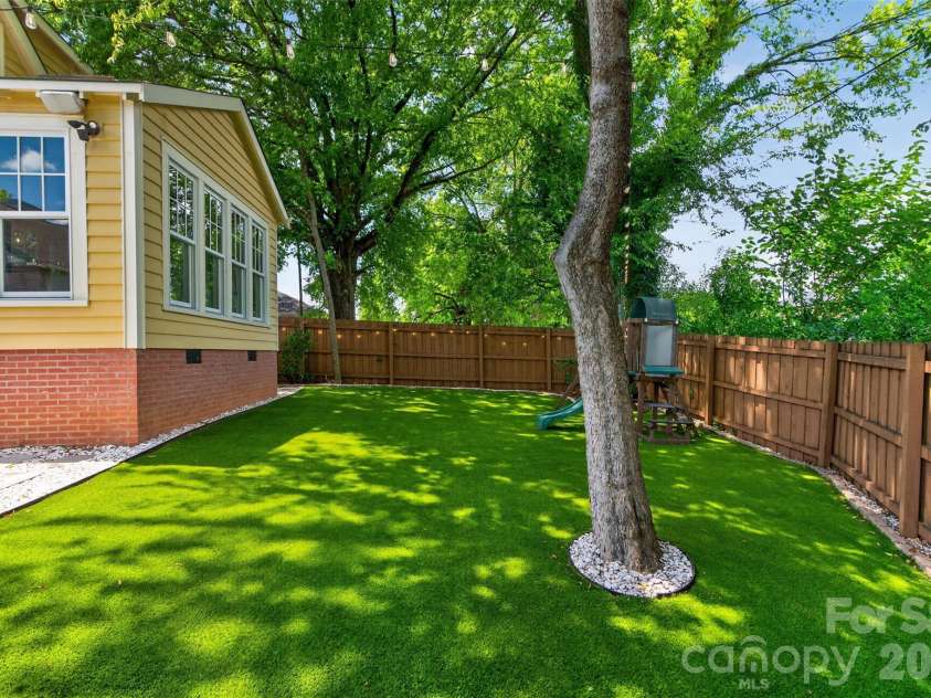 1716 Merriman Avenue, Charlotte, NC 28203.  MLS# CAR4406449, YatesRealty ID 21119. 