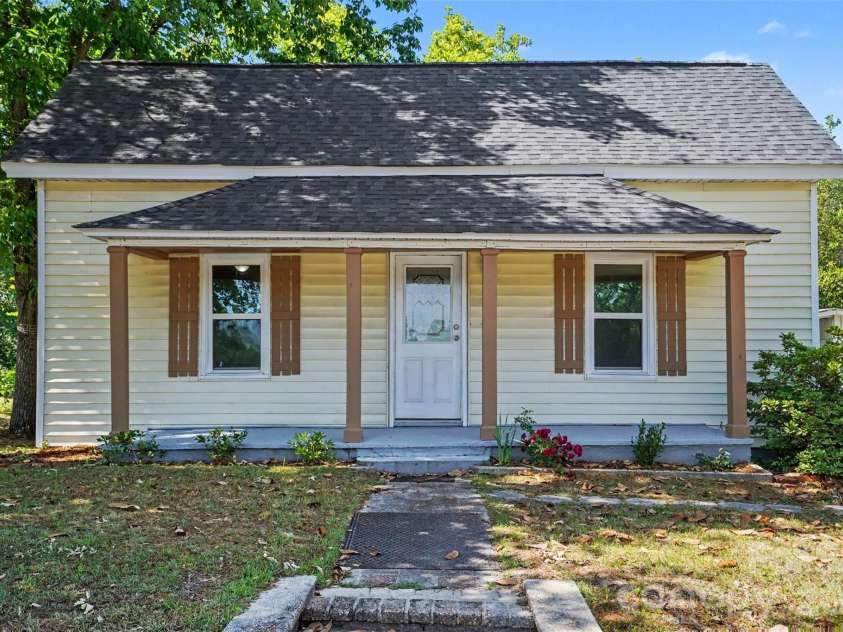 503 McGregor Street, Pageland, SC 29728.  MLS# CAR4379094, YatesRealty ID 21120. 