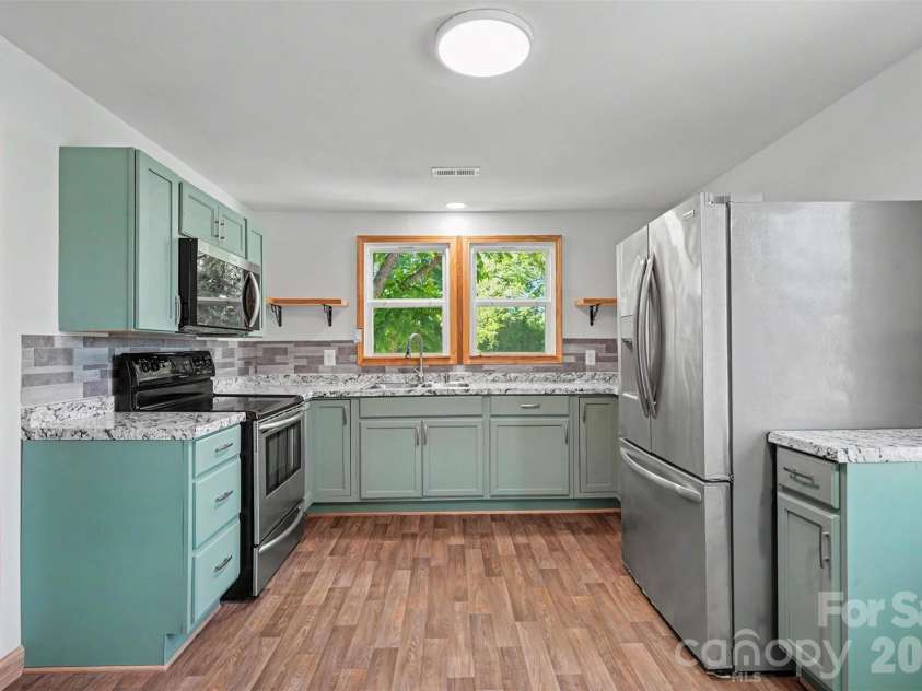 503 McGregor Street, Pageland, SC 29728.  MLS# CAR4379094, YatesRealty ID 21120. Kitchen