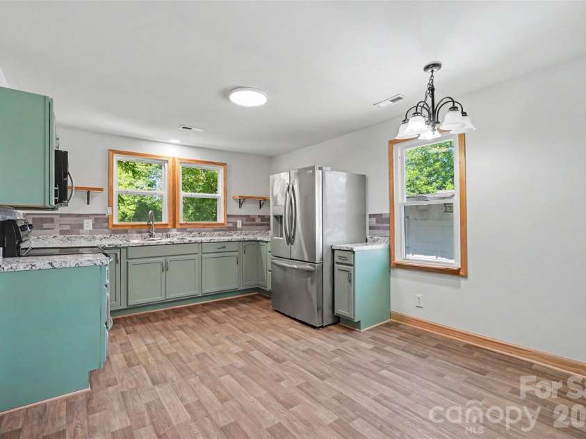 503 McGregor Street, Pageland, SC 29728.  MLS# CAR4379094, YatesRealty ID 21120. Kitchen