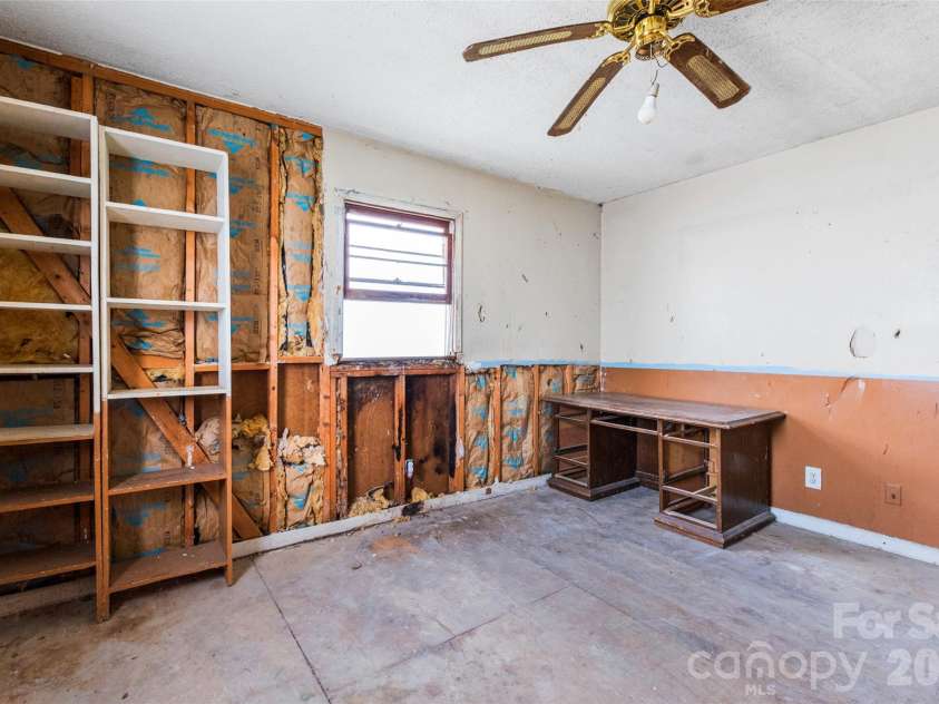 689c Pinckney Road, Chester, SC 29706.  MLS# CAR4379950, YatesRealty ID 21121. 