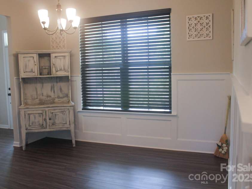 858 Oak Manor Drive, Concord, NC 28025.  MLS# CAR4268517, YatesRealty ID 21121. Oak Manor Dining Room