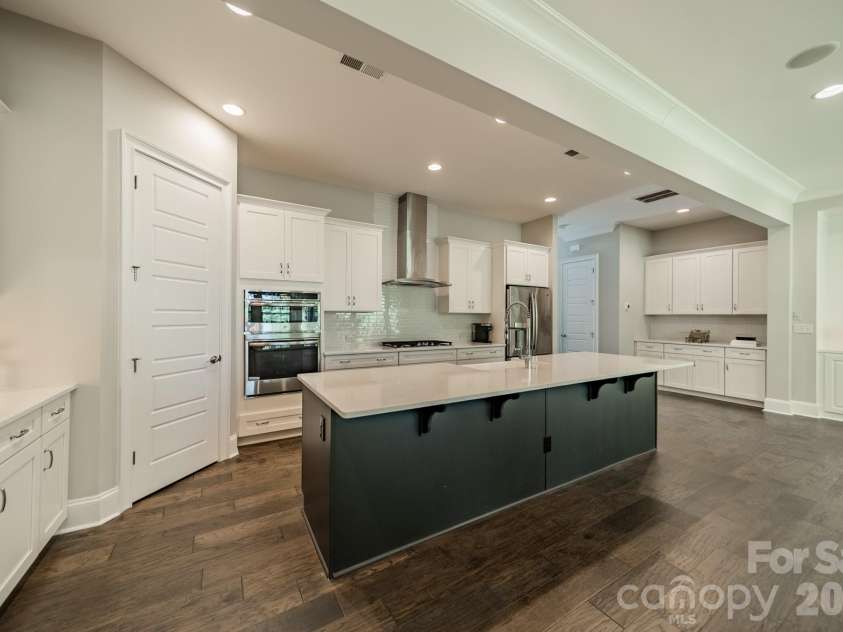 5920 Tindall Park Drive, Charlotte, NC 28210.  MLS# CAR4373289, YatesRealty ID 21122. 
