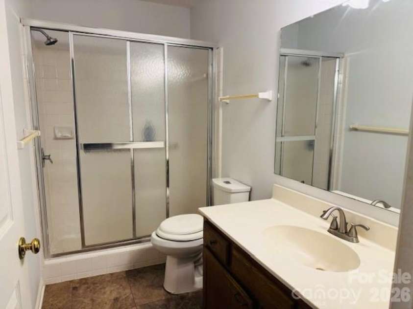 200 Dartcrest Drive, Hendersonville, NC 28792.  MLS# CAR4363857, YatesRealty ID 21123. 