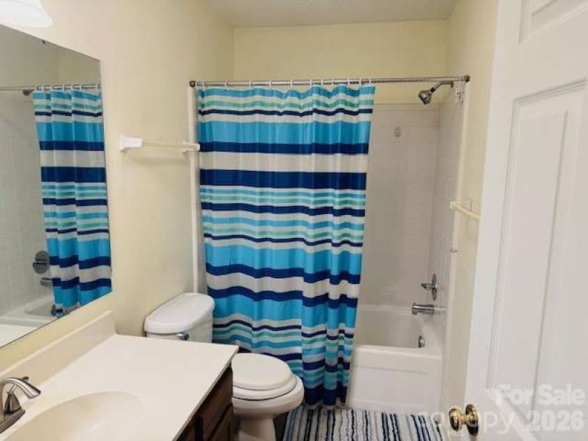200 Dartcrest Drive, Hendersonville, NC 28792.  MLS# CAR4363857, YatesRealty ID 21123. 
