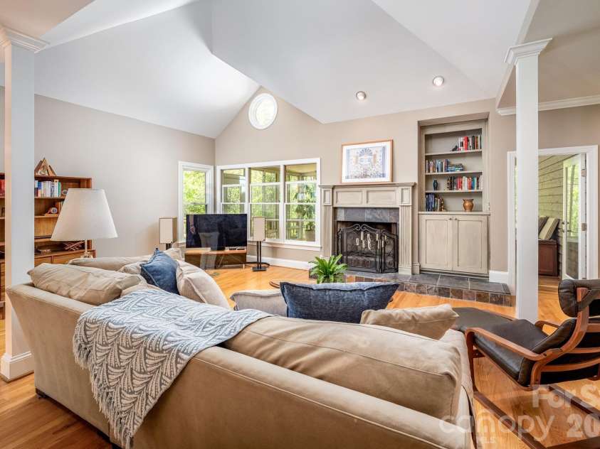 15610 Deerhaven Court, Davidson, NC 28036.  MLS# CAR4364460, YatesRealty ID 21124. 