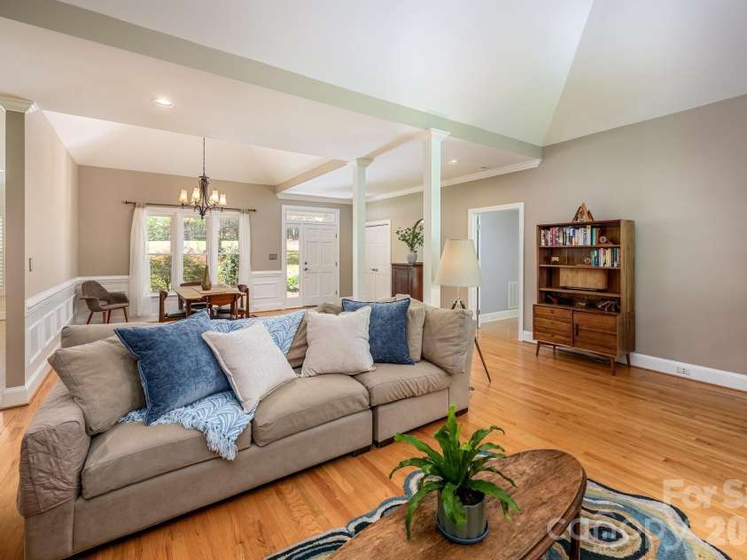 15610 Deerhaven Court, Davidson, NC 28036.  MLS# CAR4364460, YatesRealty ID 21124. 
