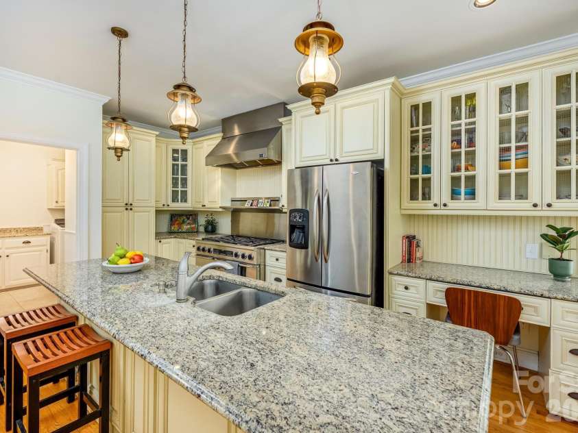 15610 Deerhaven Court, Davidson, NC 28036.  MLS# CAR4364460, YatesRealty ID 21124. 
