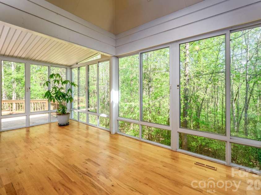 15610 Deerhaven Court, Davidson, NC 28036.  MLS# CAR4364460, YatesRealty ID 21124. 